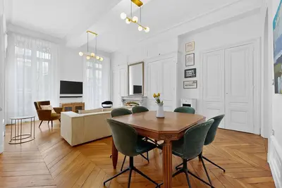 Image de Appartement meublé et équipé avec 3 Chambres Haut de Gamme Lyon 2
