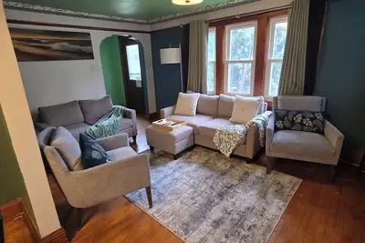 Image de Terrific 4-bedroom house with Ac in vibrant Milwaukee