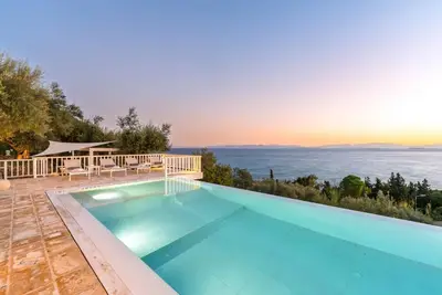 Image de Villa Galini - Charming Villa with Sea Views & Large Private Pool near Beach