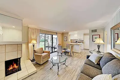 Image de Napa 2br Silverado condo — two king suites, fireplace & pool