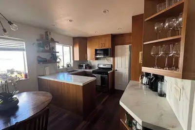 Image de Cozy 1-bedroom house in tranquil Monterey with Ac and a Hot Tub