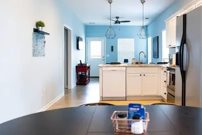 Image de Clean & Serene House + Studio - Easy On/off I-40