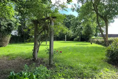 Image de Nécy Maison de campagne, grand jardin clos arboré \nProximité à pieds du village.