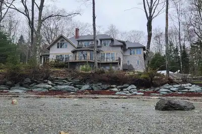 Image de Experience the magic of this extraordinary oceanfront retreat in Blue Hill.