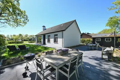 Image de Holiday home close to the water, with a private berth at the jetty, quiet location