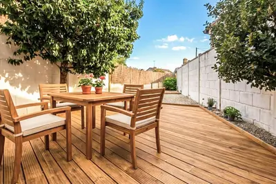 Agréable jardin et terrasse