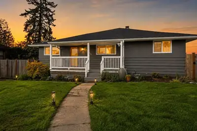 Image de 180° Lake View 3br Retreat •Terrace •Near Downtown