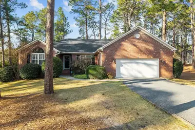 Image de Peaceful Pinehurst Retreat, 3br Home Near Resort Golf, Sleeps 8, Private Deck