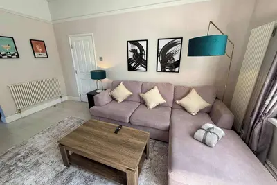 Image de Guildford Apartment with Free Parking & Garden