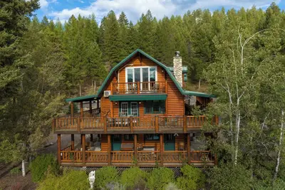 Image de The Chalet at North Star Ranch - Secluded 40 Acres