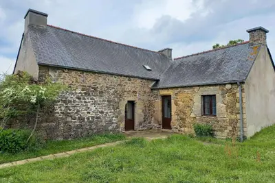 Image de Penty breton de caractère proche mer et sentier côtier
