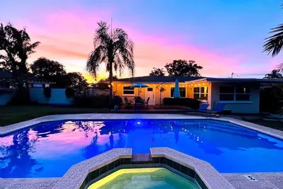 Image de New-Palm Paradise Retreat. Heated pool, Family Friendly, Beach 5 mi