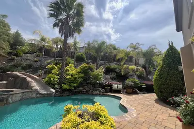 Image de Resort style 4 bedroom home in Hillcrest gated community with pool and spa