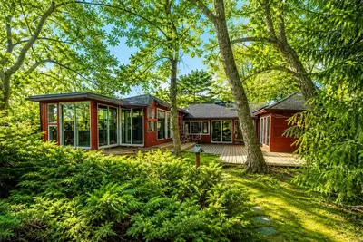 Image de Cozy Lakefront Cabin Hot Tub + Stunning Views