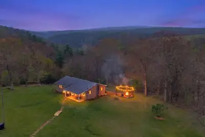 Image de Hickory Ridge Homestead | Free Farm Tours + Firepit