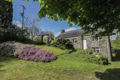 Image de Tyn Y Fron, pet friendly, with open fire in Llanrhystud