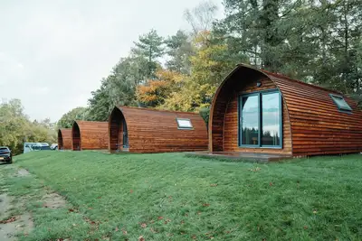 Image de Bracelands - Deluxe Pod 7, romantic, with a garden in Coleford
