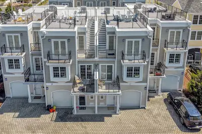 Image de Bayside Vista - 3bd, 3. 5ba - Sleeps 8 - Rare 2-Week Rental *Dog Friendly*