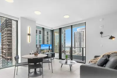Image de 501 First|1br near World Center w/ Pool Access