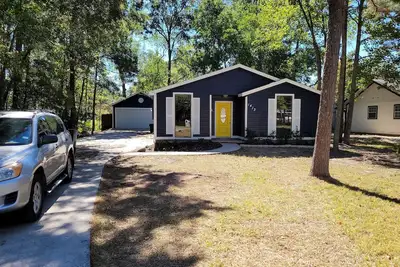 Image de Adorable 3-bedroom 2 bath house with Ac calm in wooded area near the Woodlands