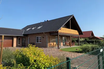 Image de Vacation apartment on the Arendsee with balcony (near the lake, very quiet location