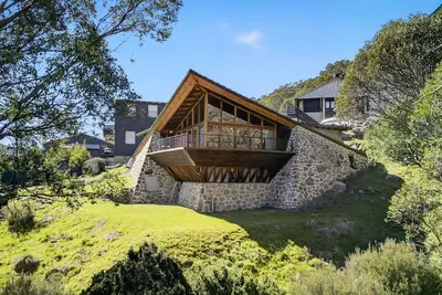 Image de Wombiana: Iconic Design in the Heart of Thredbo