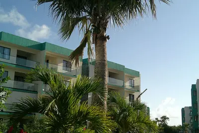 Image de Obsidian Escape: Modern retreat with garden view, 1 Br, 2nd Floor.