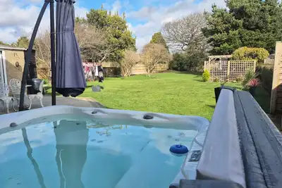 Image de Hill Head Beach-side Cottage with Hot Tub, Large Garden and Sea Views 5bed slp12
