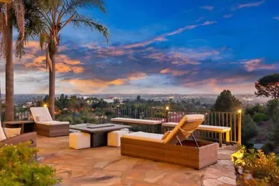 Image de Elevated Experience with Ocean and Vineyard Views