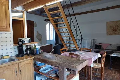 Image de Chez Suzon: cosy et ideal pour les vacances ou le travail accueil toute l'année