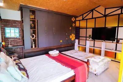 Bumblebee an Artistic Private Villa w/Splash Pool and Pet Friendly