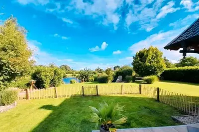 Image de Vacation home/wooden house by the lake in Papenburg for rent
