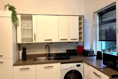 Image de Traditional 2 bedroom ground floor apartment