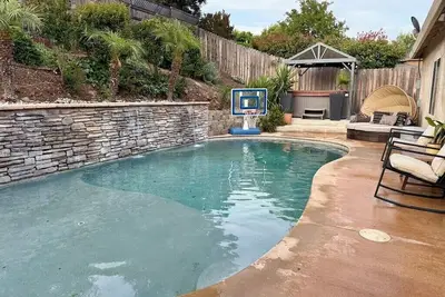 Image de Chico Retreat w/ Pool, Hot Tub & Open Living