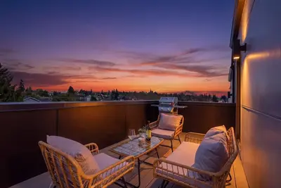 Image de New! 2b2ba Modern Fremont Home w/ Parking & Rooftop, Bbq, Ac, Built in 2024