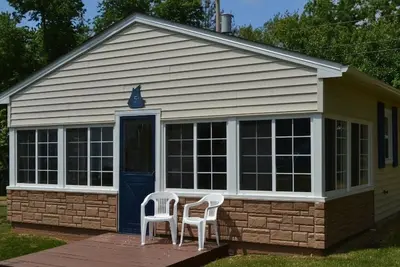 Image de Beach Breeze 2br Cottage #5 at South Beach Resort — Private Beach, Marina, Pool