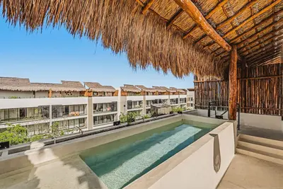Image de Quiet 2br Penthouse w Private Pool | Gym | CoWork