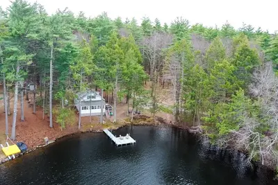 Image de Lakefront Cabin - Private Dock, Hot Tub & Fire Pit
