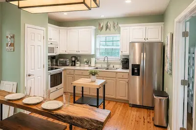 Image de 2602 Rookery 1 2 A Shiny Penny - piscine avec bain à remous sur la plage