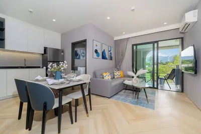 Image de A wonderful complex with a swimming pool and a fitness room In Title Legendary
