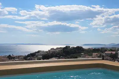 Image de Private heated pool with unlimited sea views