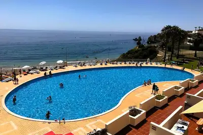 Image de 2 Bedrooms • 3 min from Dona Ana Beach - Swimming pools