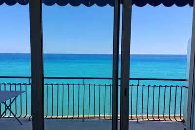 Image de Paradis d’Azur: appt 1 ch, climatisation, face à la mer.