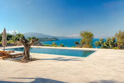 Image de Assini Estate - Poolside & Seaview Koroni Retreat
