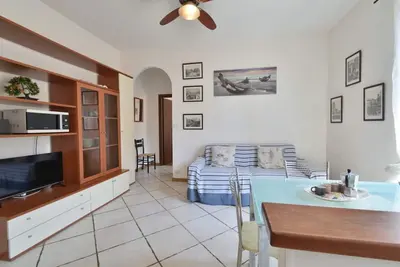Image de A bright and welcoming 53 square meters apartment, perfect for five people, located on the third floor of a building without an elevator. The property is located in the quiet Borgoratti neighborhood, a residential area well connected to Genoa's city cente