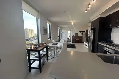 Image de Stylish2BD Penthouse Panoramic Views Nth Melbourne