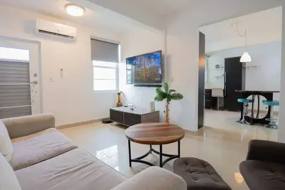Image de Cozy Apartment Walking To The Beach! - Beach2A