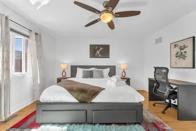 Image de 3br Work-Friendly Home + Office + FastWiFi + Parking