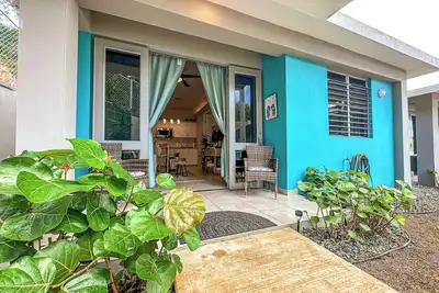 Image de Tropical Getaway just steps from Buye Beach w/pool. Pet Friendly!