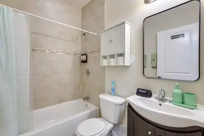 Image de Spacious 5-bedroom apartment in lovely Philadelphia with WiFi, Free Parking